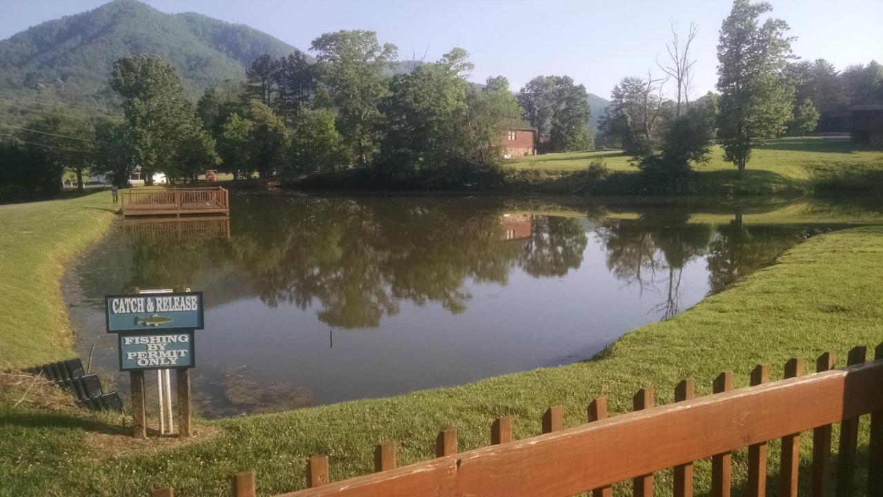 Wilderness Lodge, Hot Tub, Game Room, Pool Access, 1089 Free Tickets Each Paid Day, Dollywood And M Sevierville Exterior foto